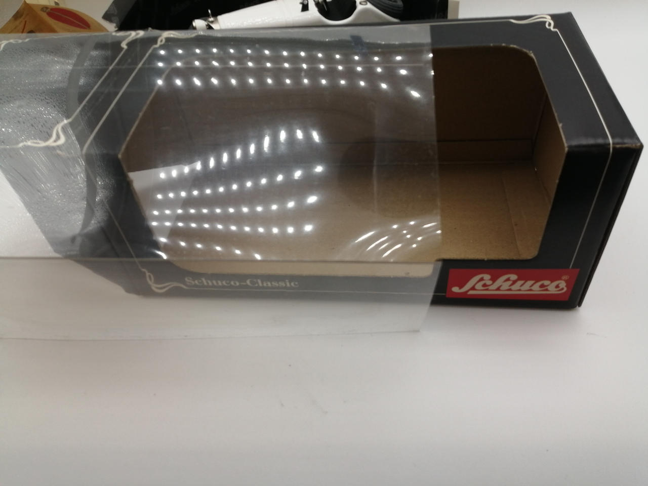 透明フィルム外れます