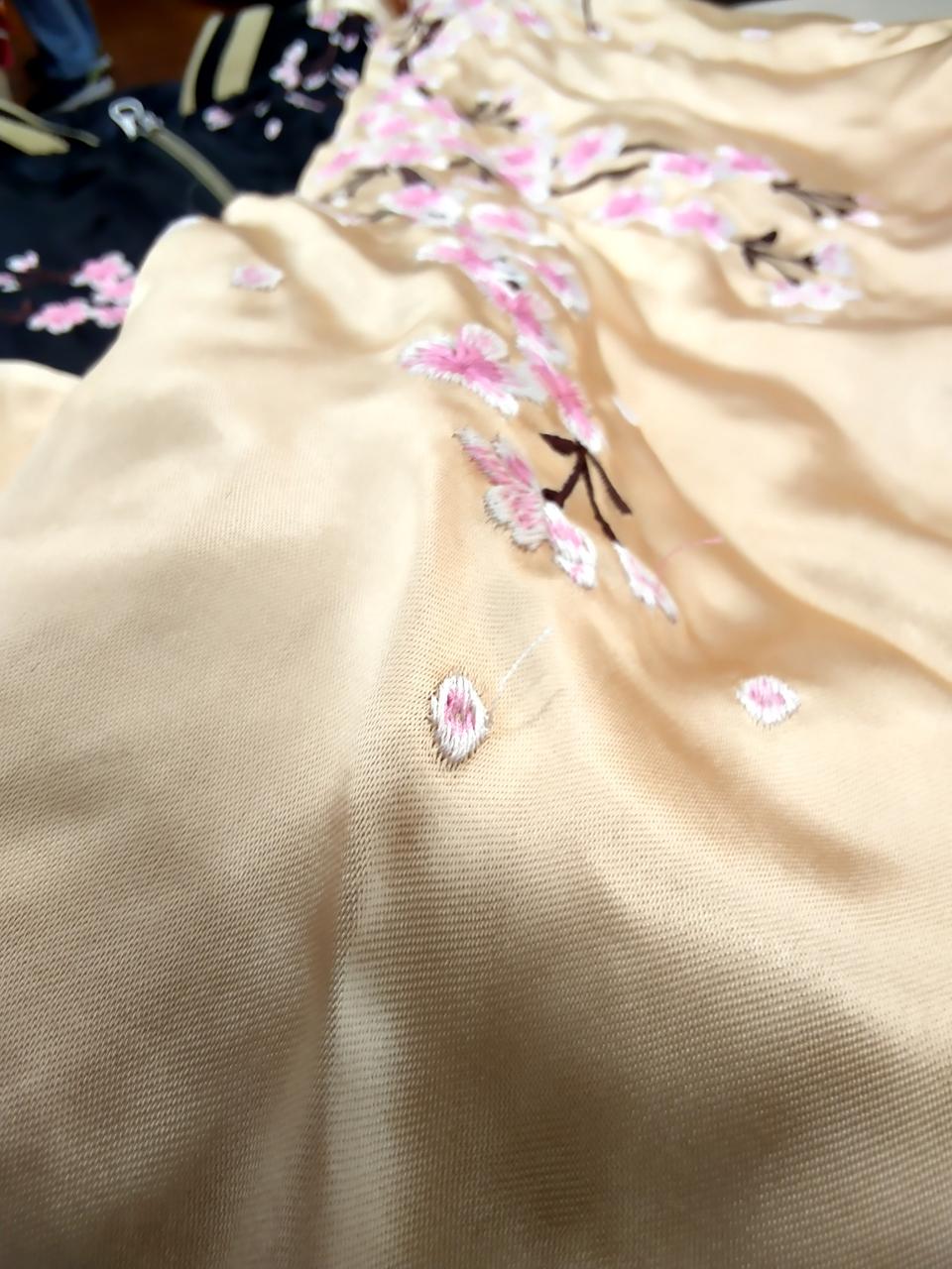 飛び出し糸あり