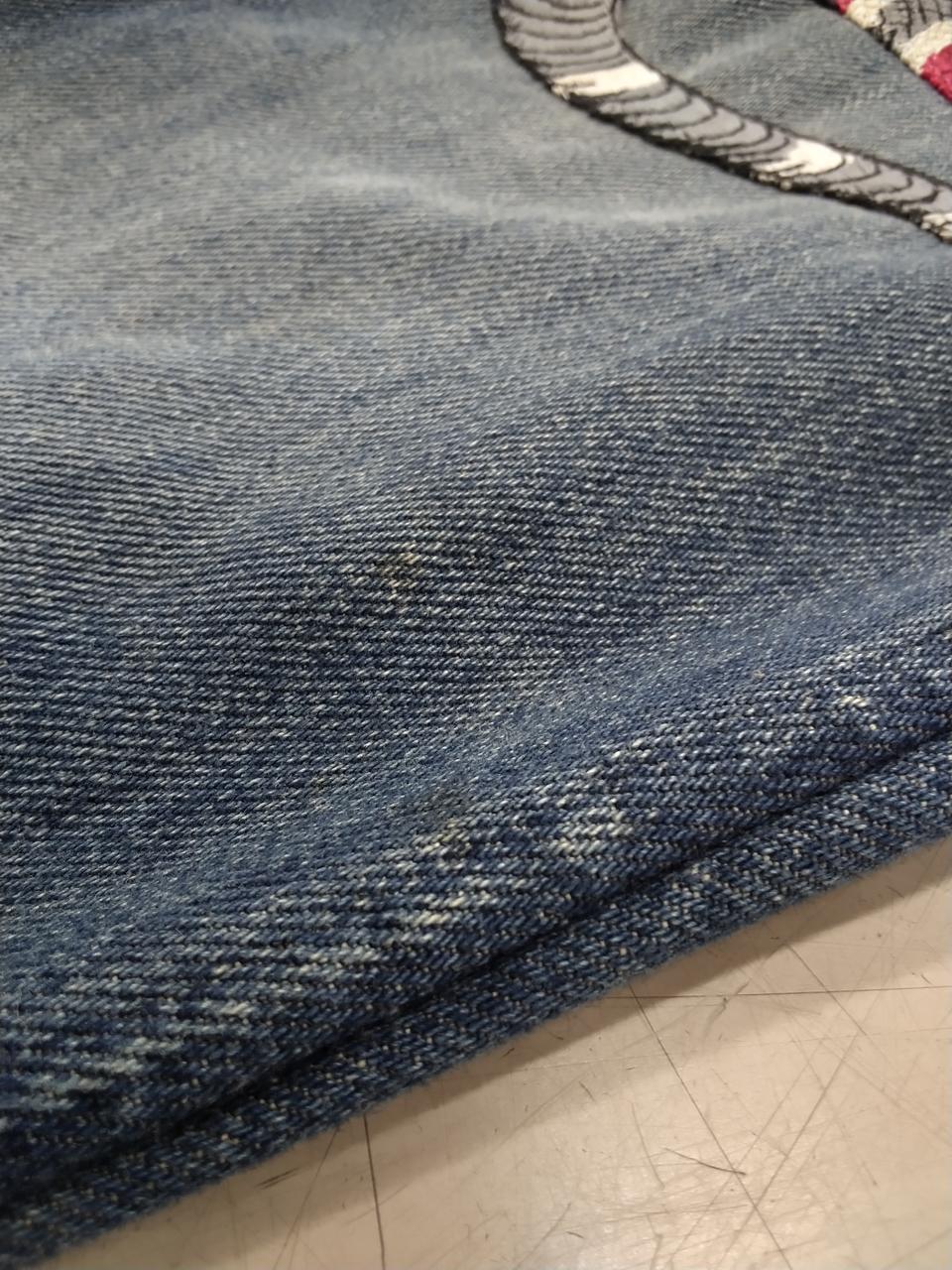 刺繍下シミあります