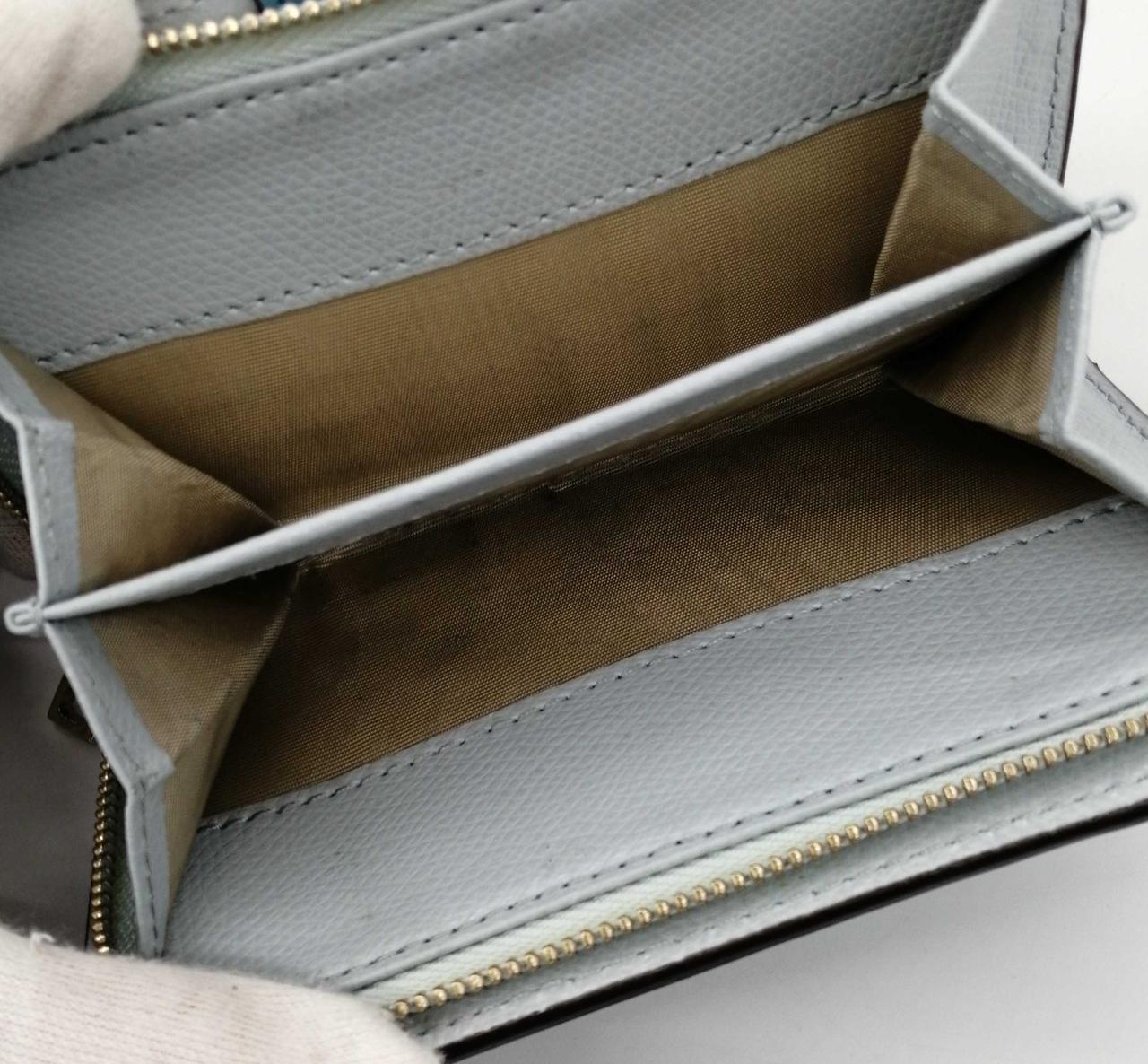 コインケース内汚れあり