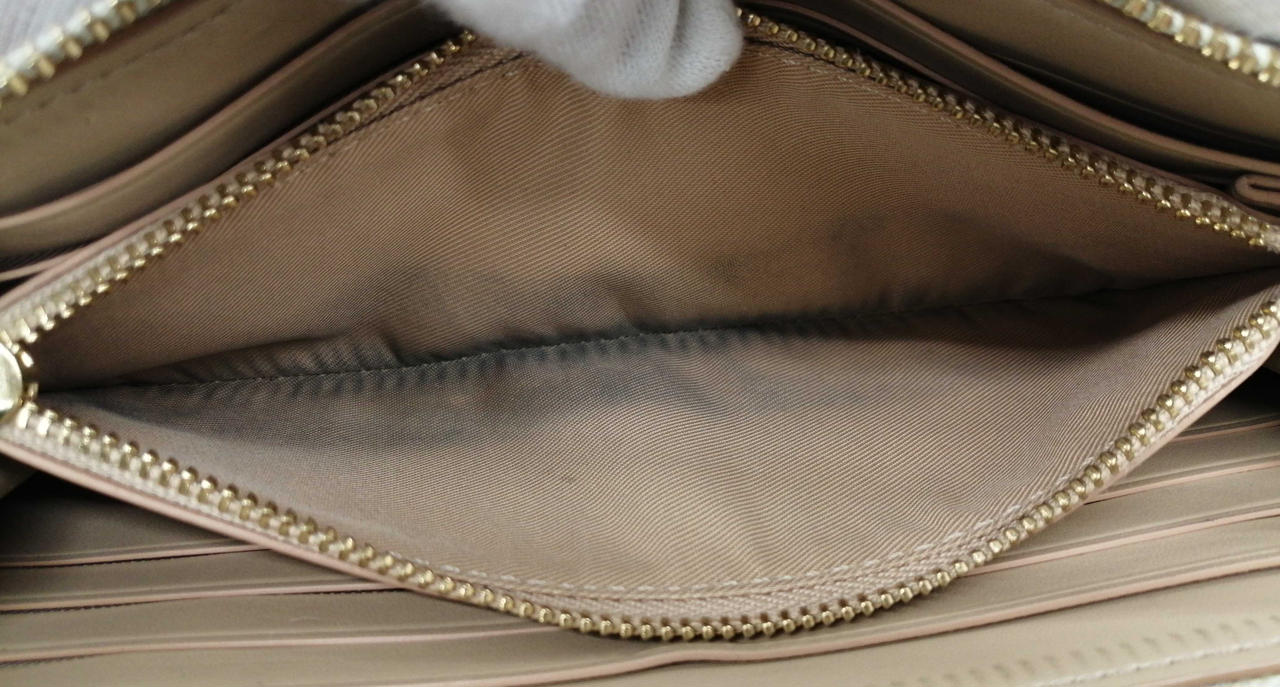 コインケース内汚れあり