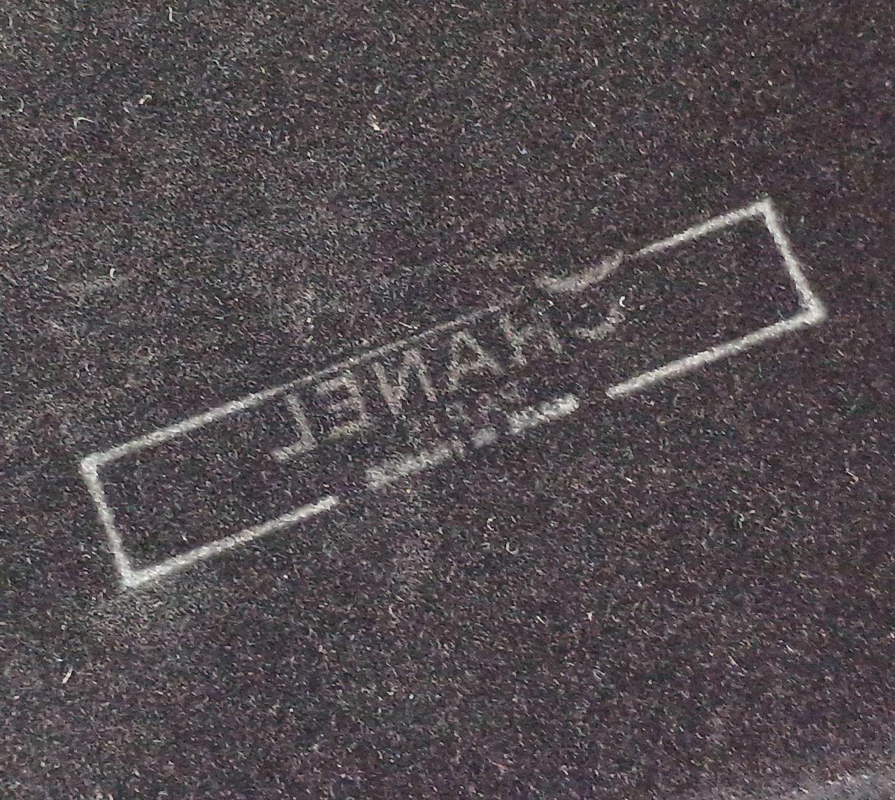 箱内側タグ跡あり