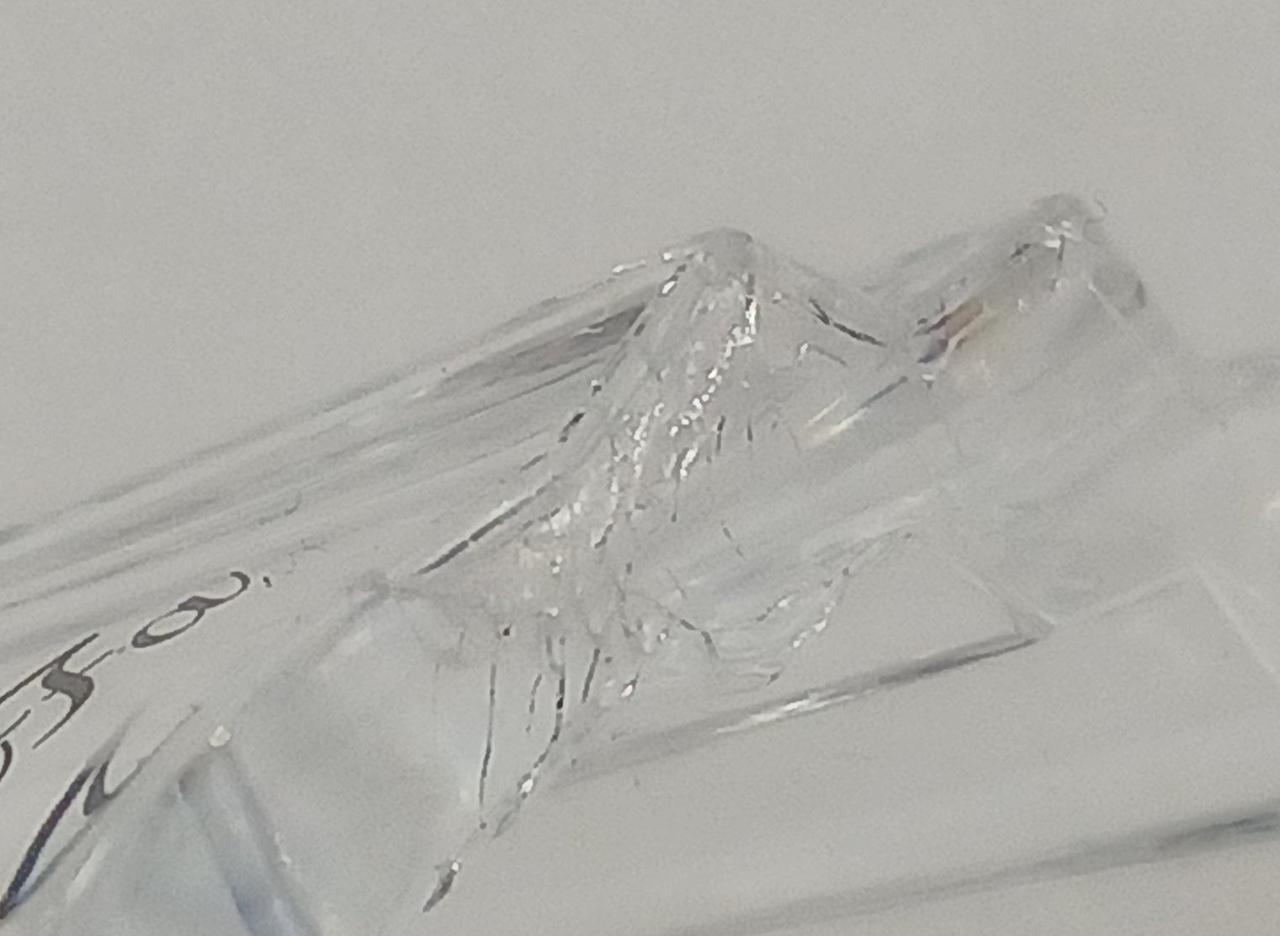 スタンド底面割れあり