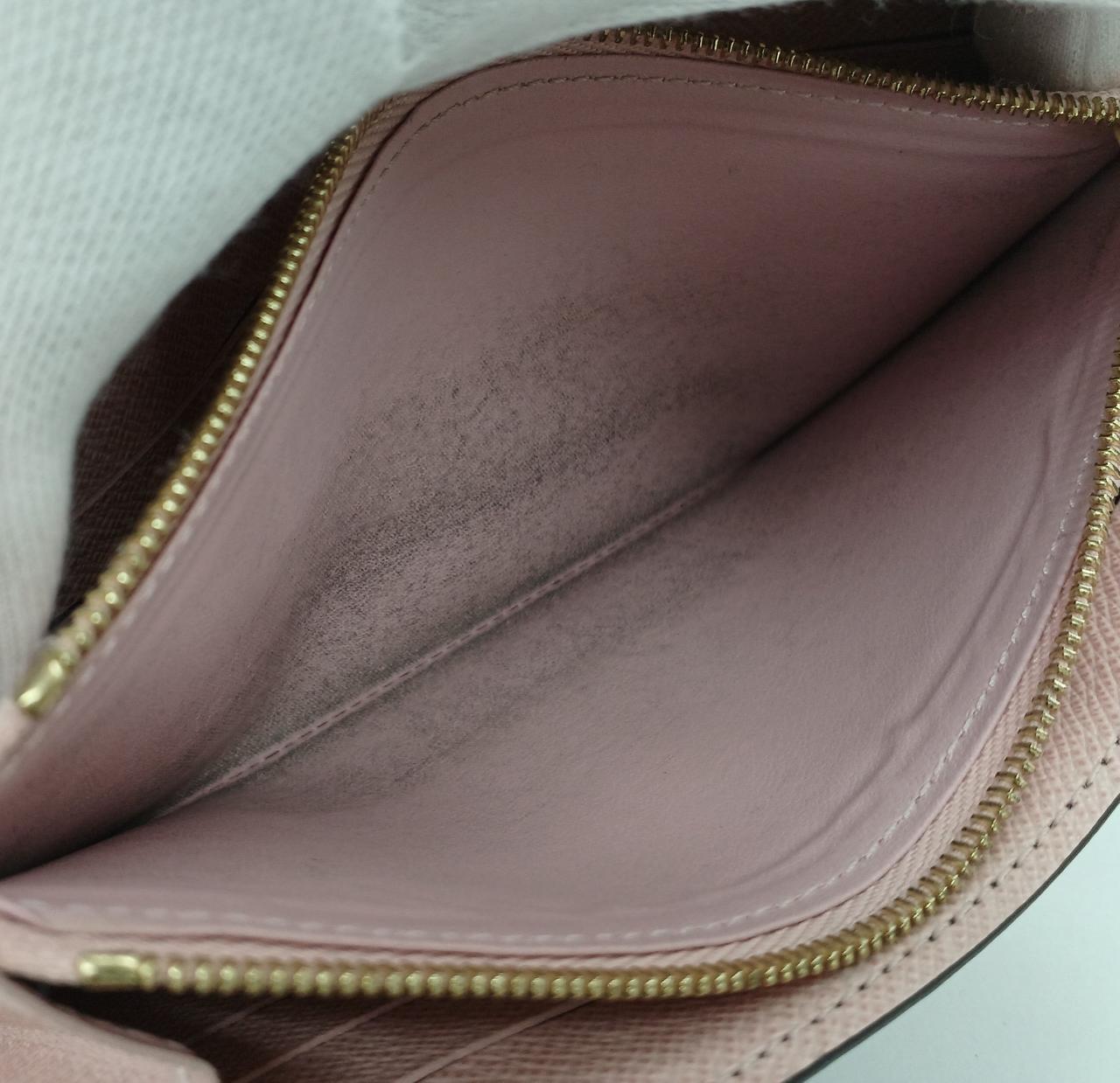 コインケース内汚れあり