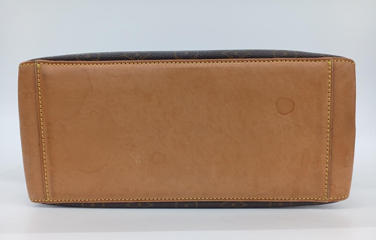 底面シミ、キズあり