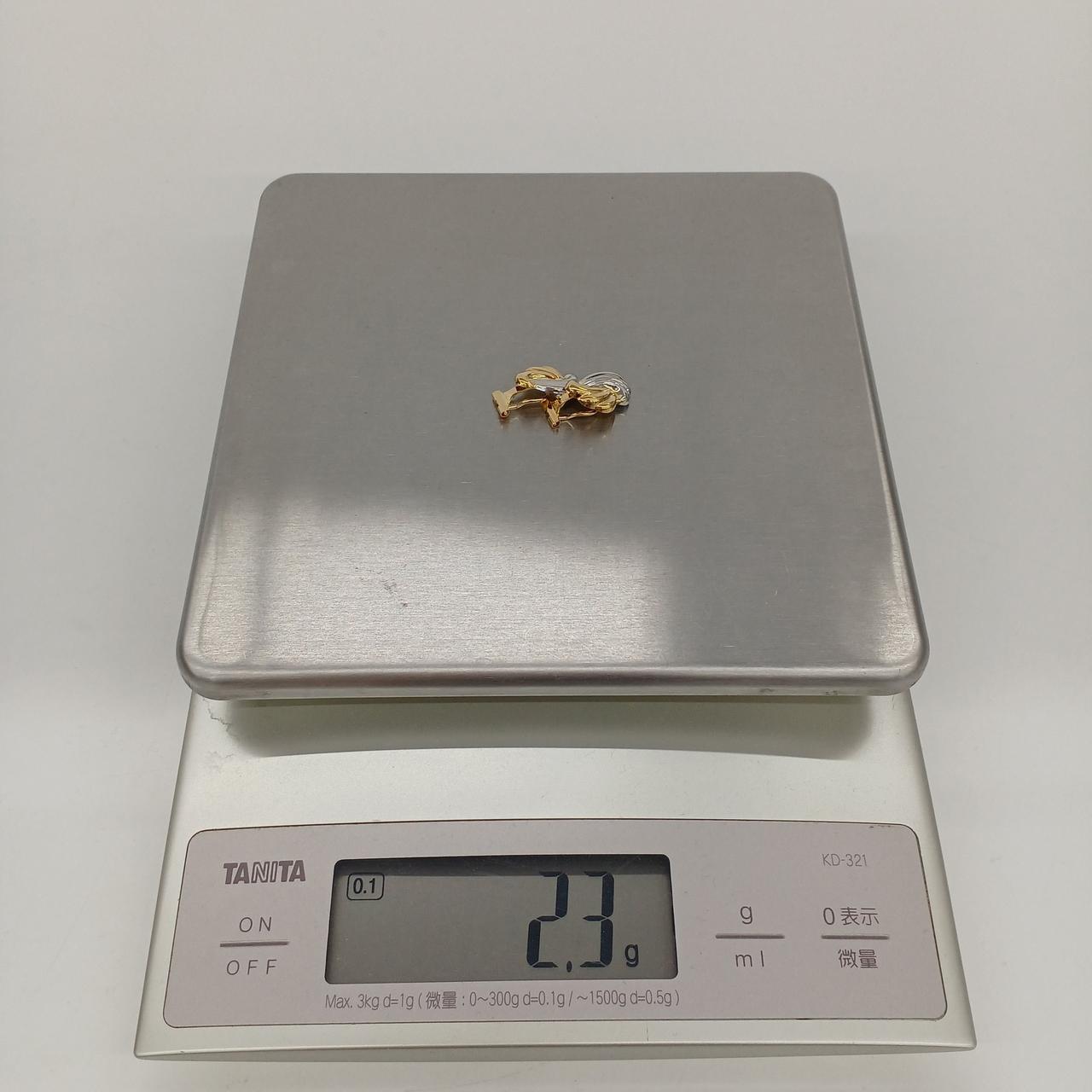 総重量2.3g