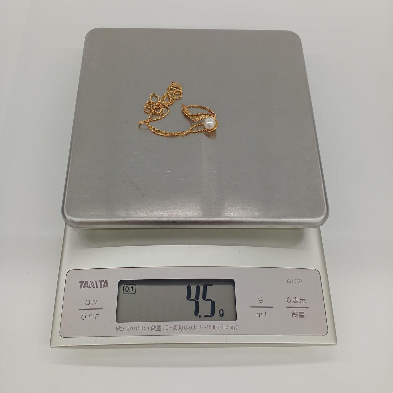 総重量4.5g