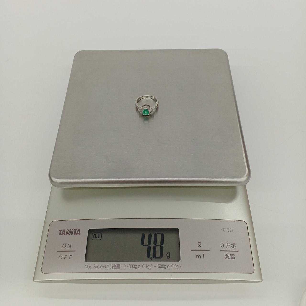 総重量4.8g