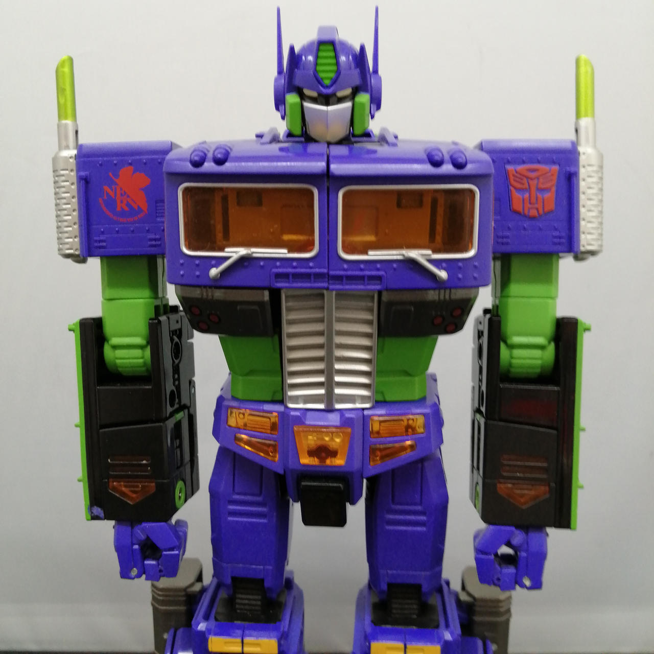 トランスフォーマー　マスターピース　コンボイモードエヴァ　エヴァンゲリオン未使用 日報：「トランスフォーマー」✕「エヴァンゲリオン」コラボ商品