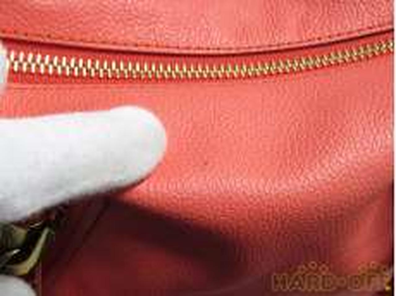 上部小さい汚れあります