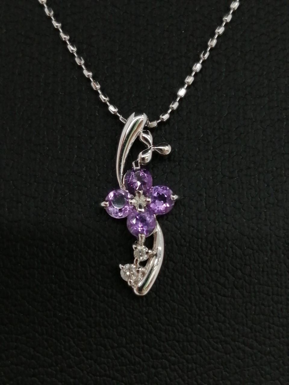 【最終価格❗お値下げ不可】4℃　ハートストーン付きドロップネックレス Swarovski ネックレスハートSILVERカラーストーントップ884642