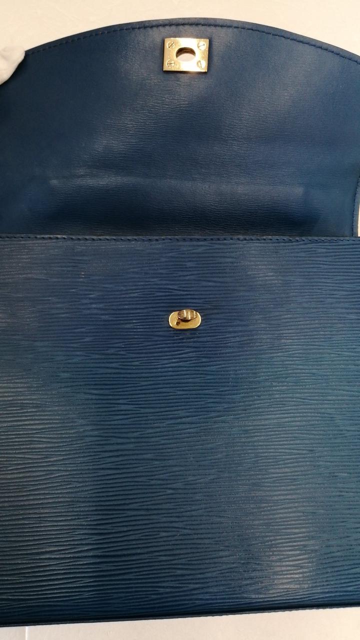 正面日焼けあり