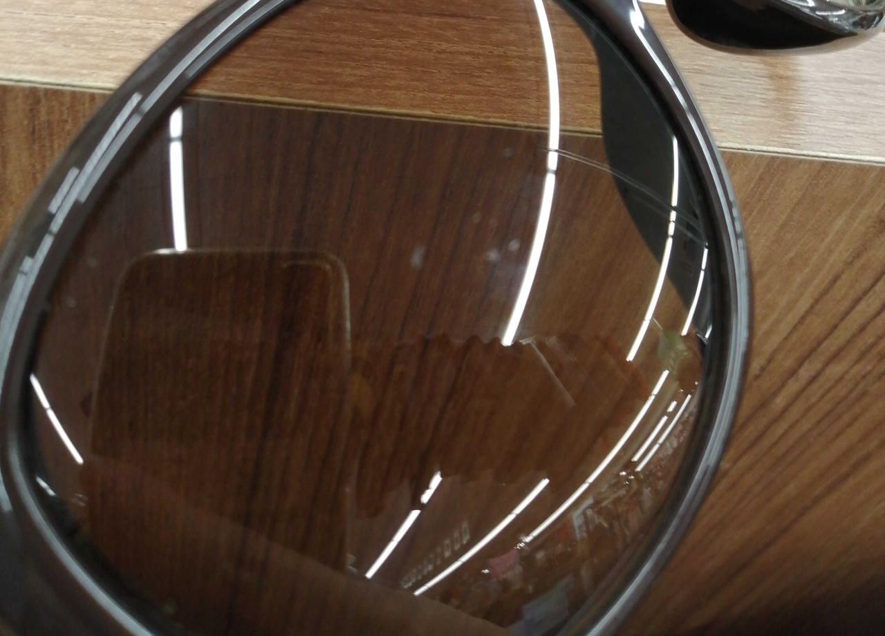 レンズにキズあり