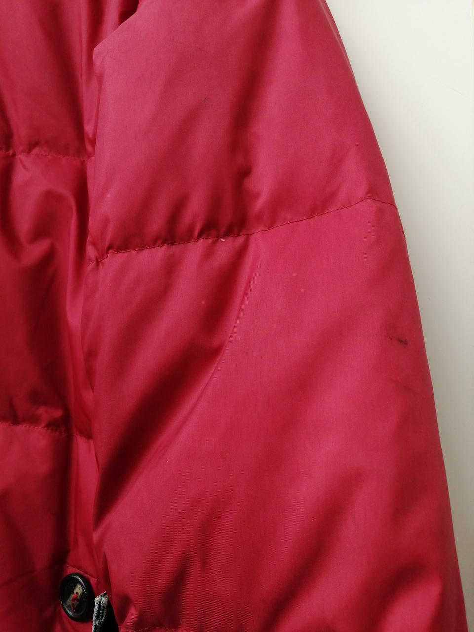 裏面の腕部分、黒ずみあり