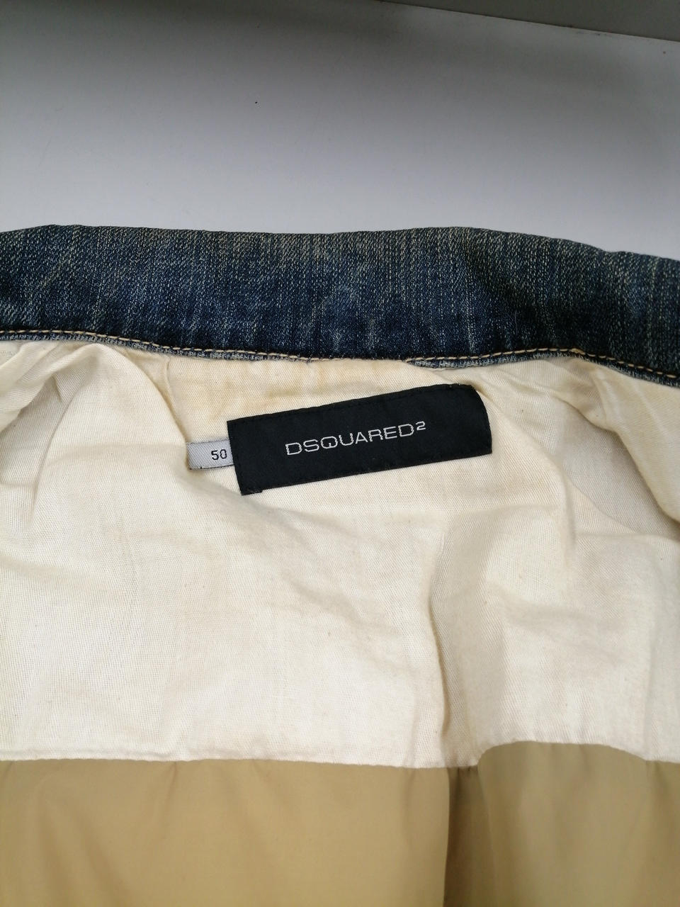 襟首黄ばみあり