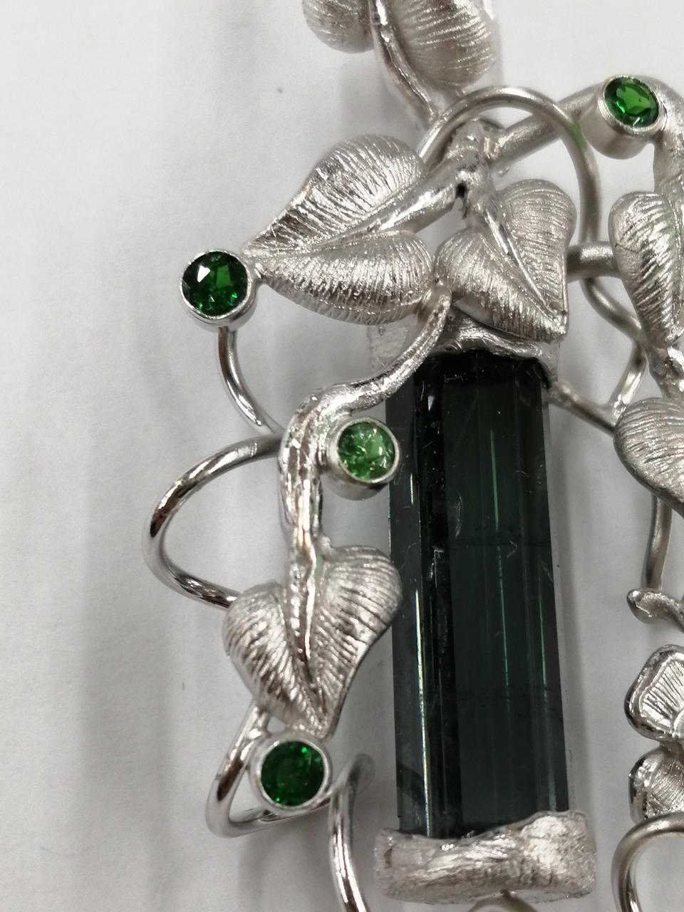 K18WG|緑石付きペンダントトップ|HARDOFFオフモール（オフモ