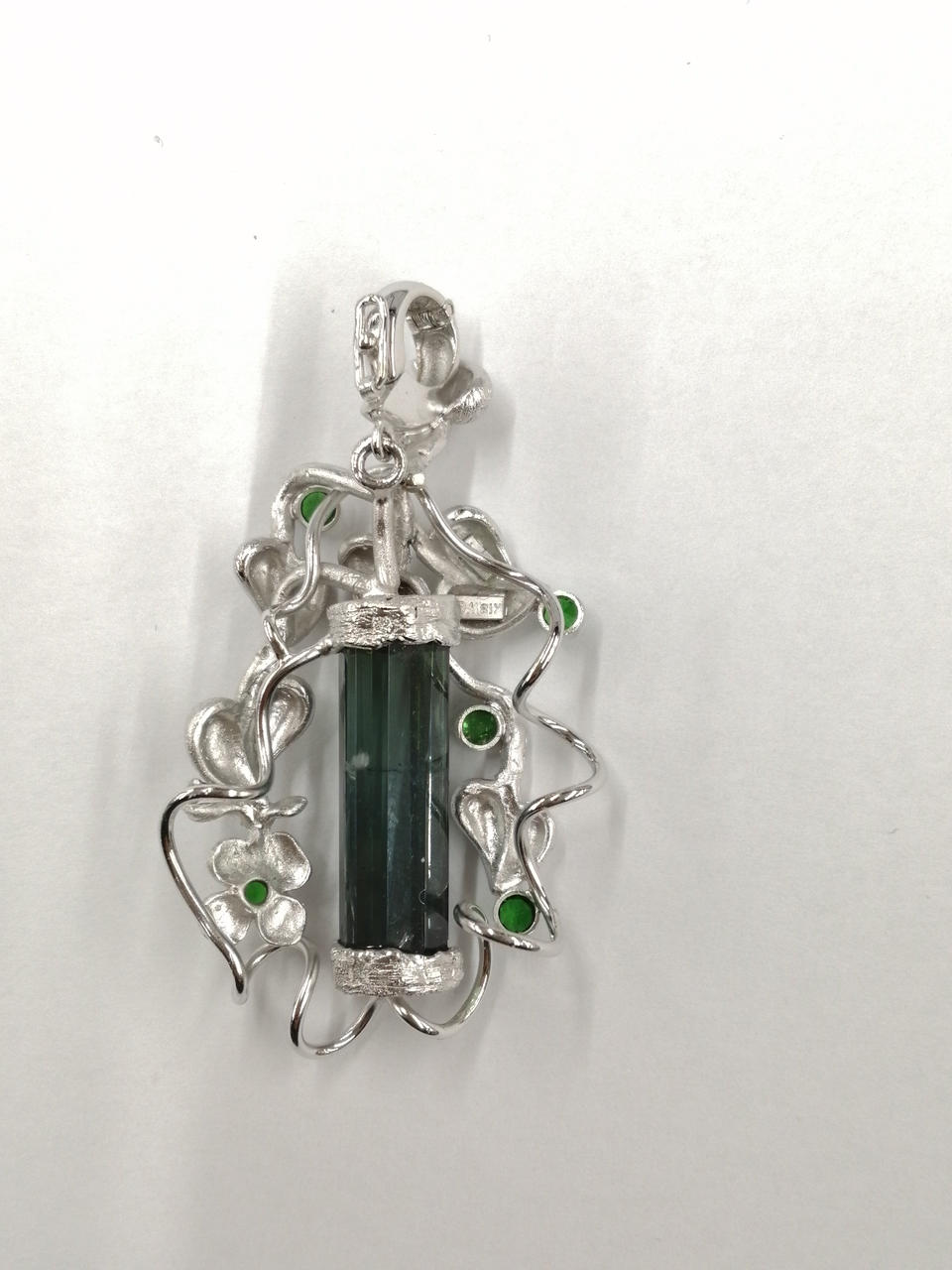 K18WG|緑石付きペンダントトップ|HARDOFFオフモール（オフモ