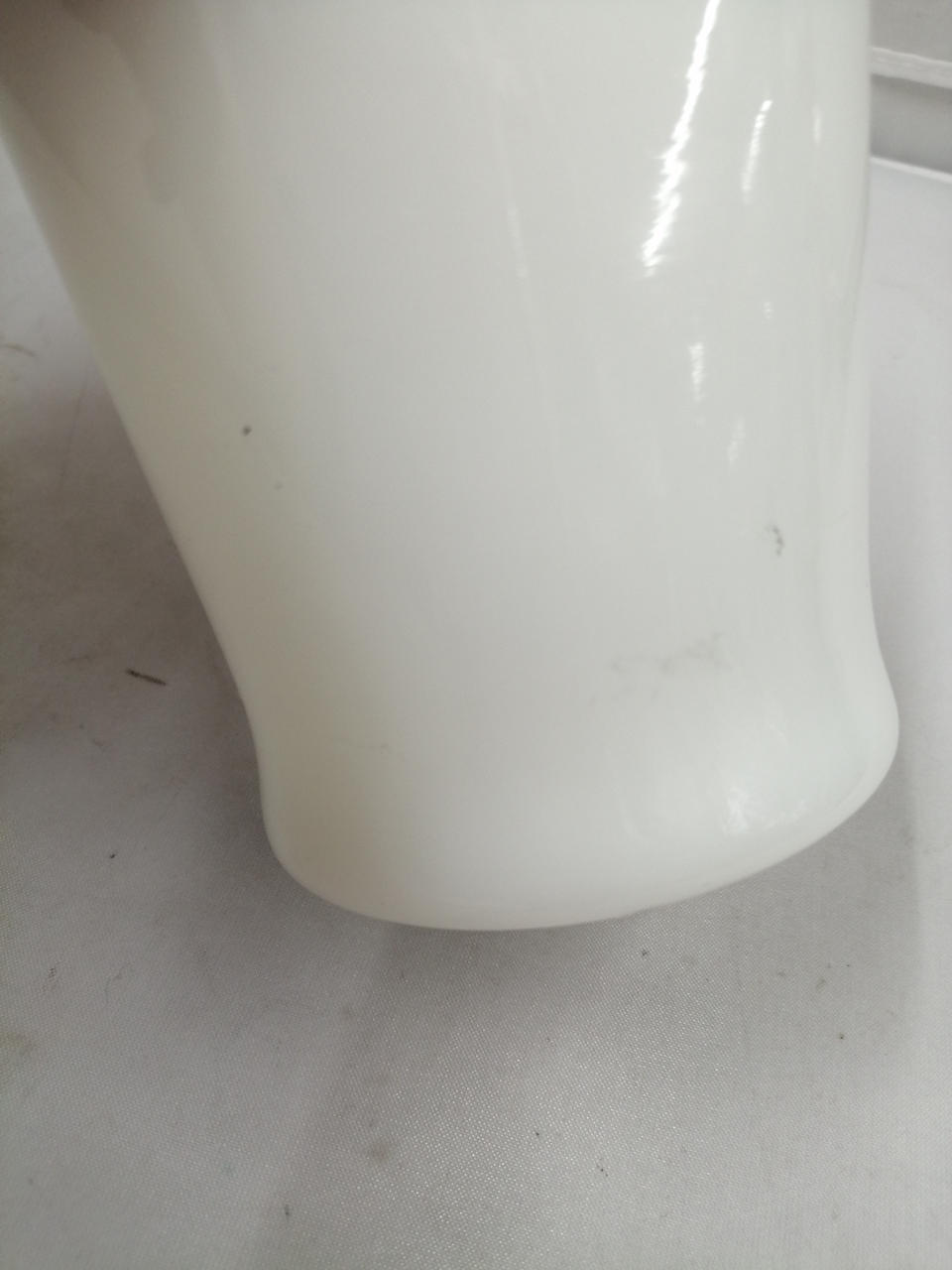 黒く汚れてる箇所あります。