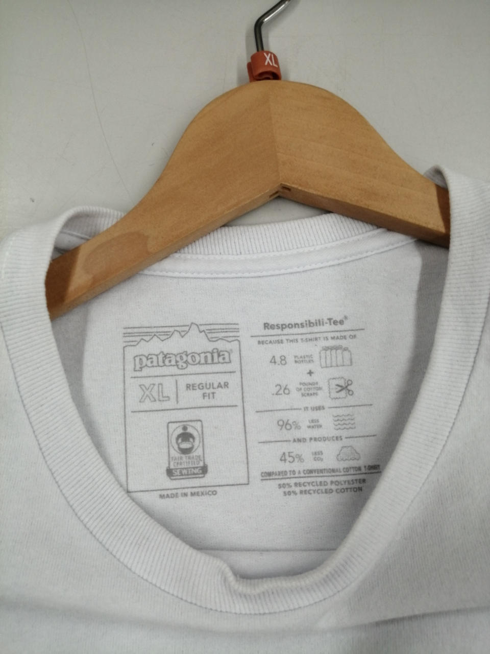 首周りヨゴレあります