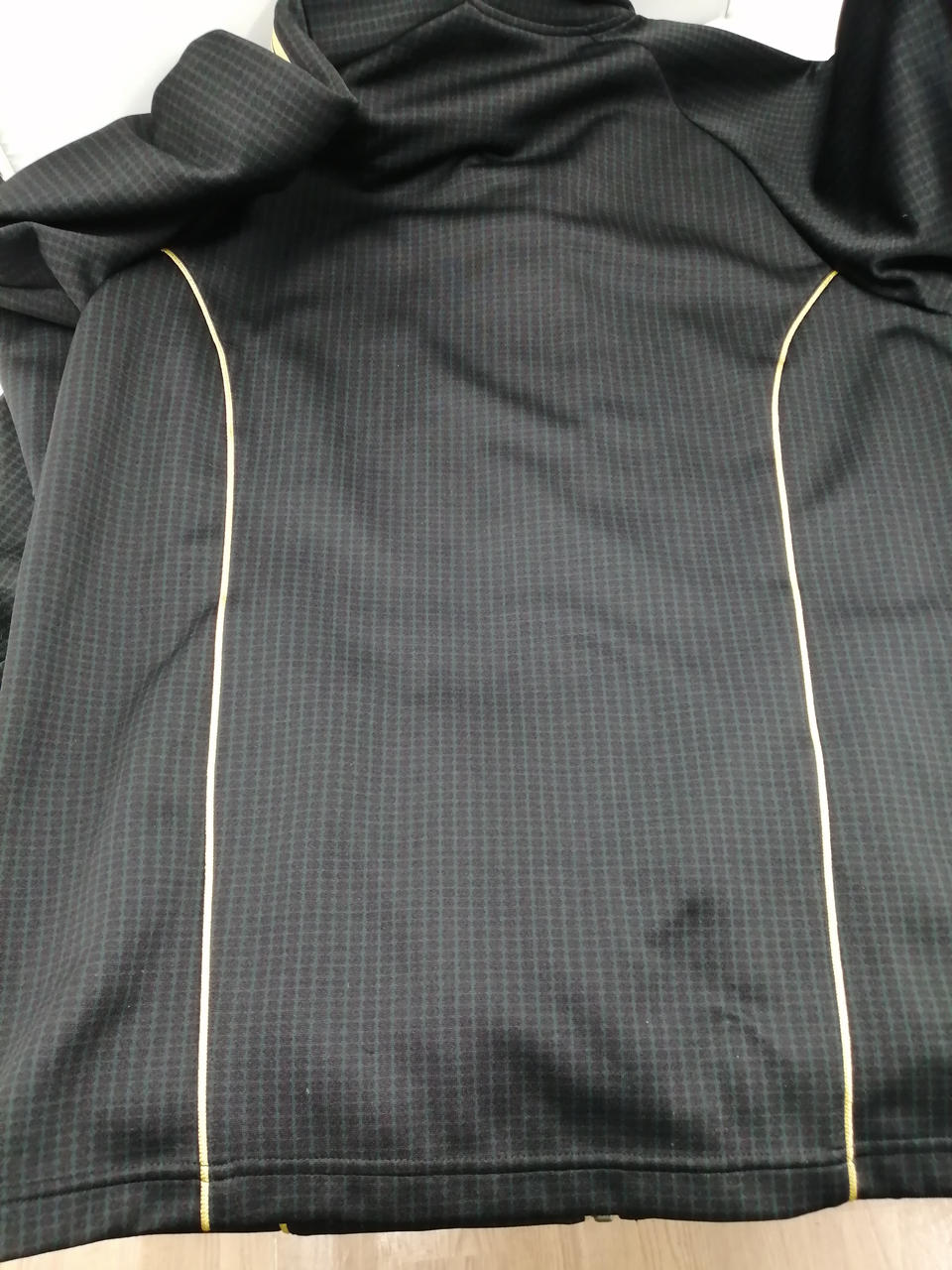 少しほつれあります