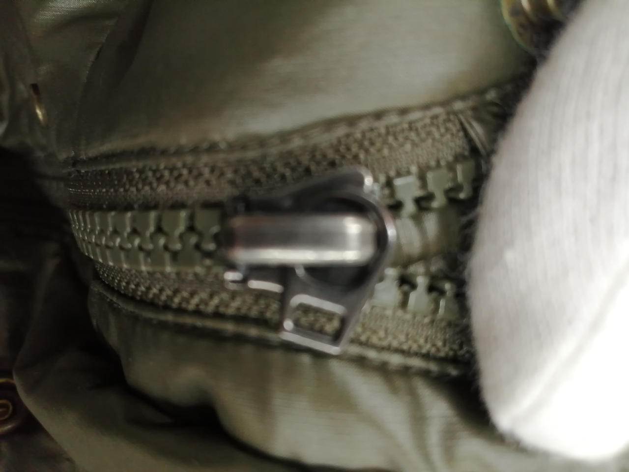 ジッパー先、付属欠品