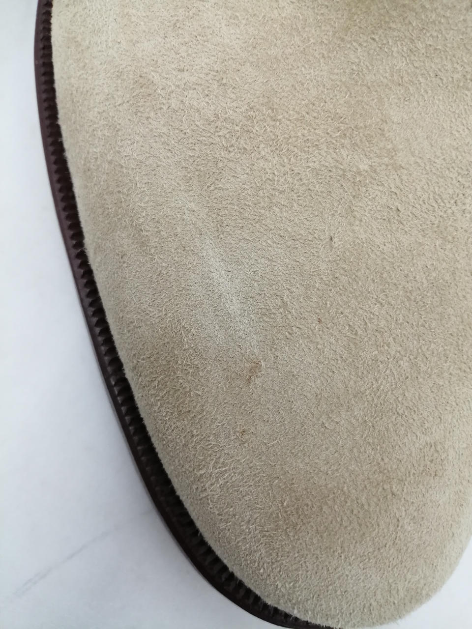 小さな汚れあり