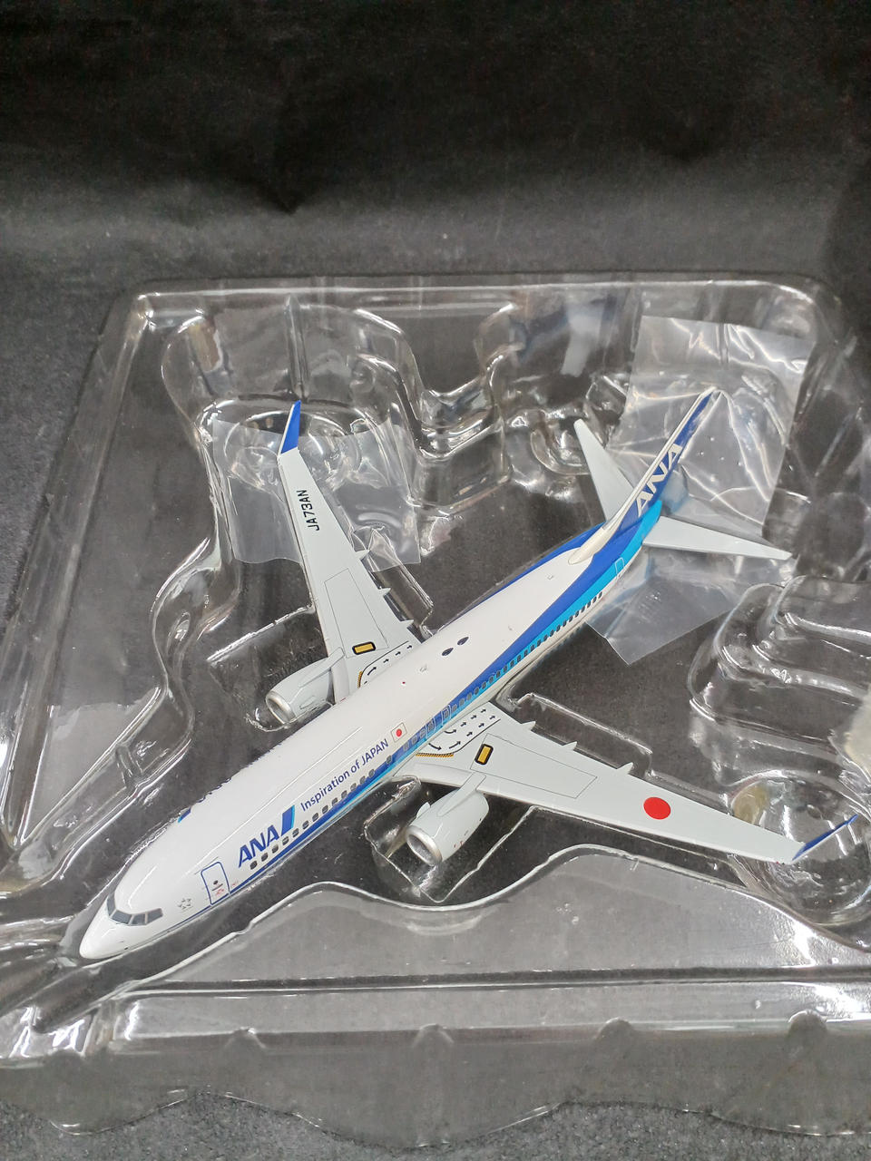 使用感やキズなどは見られません