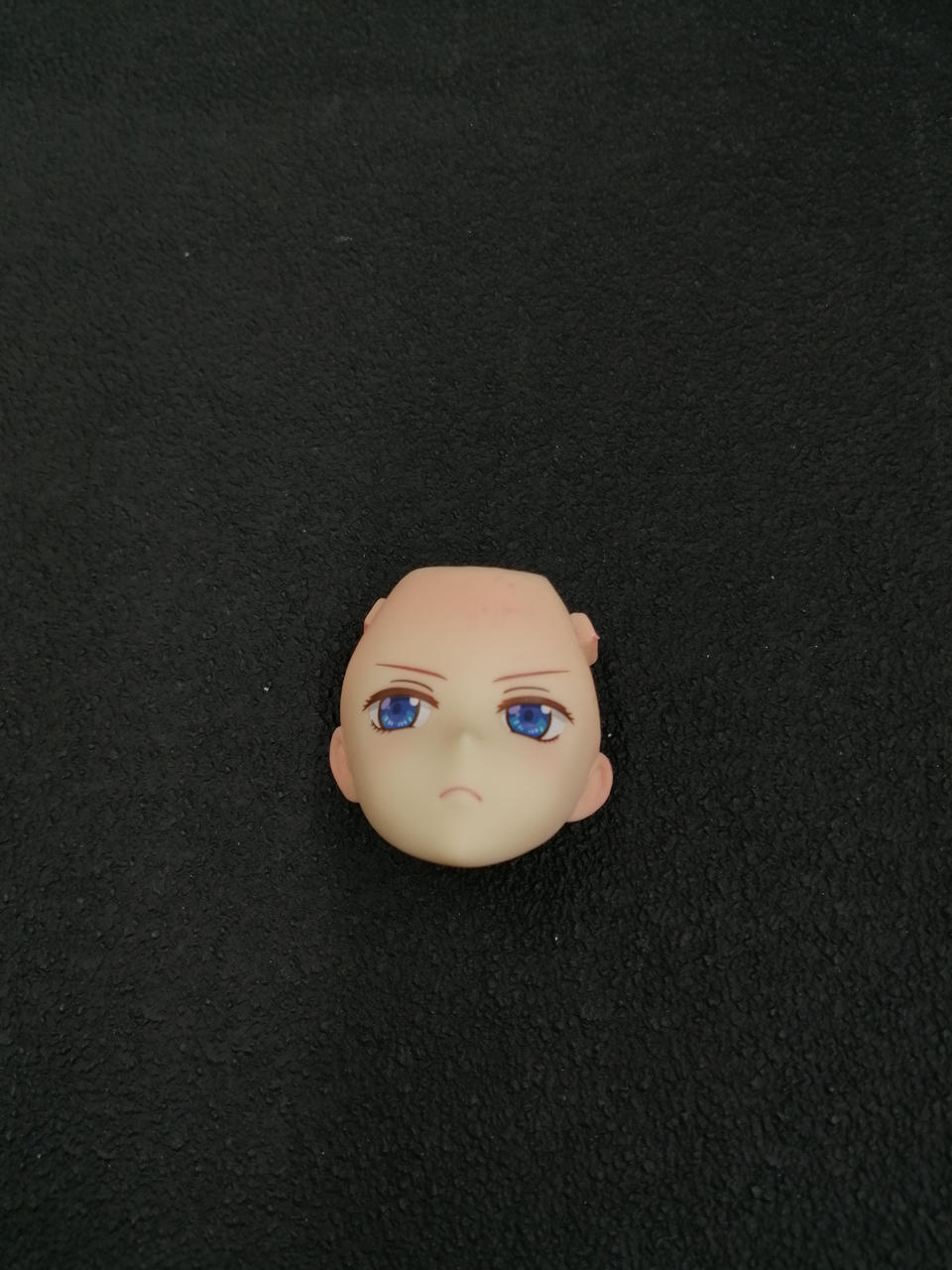 差し替え顔パーツ付属