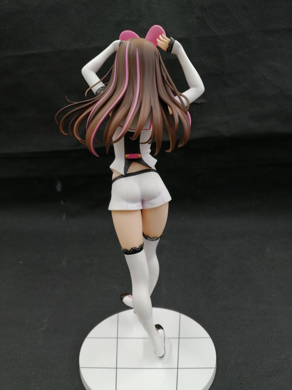 Kizuna AI 1/7スケールフィギュア Amazon.co.jp: Kizuna AI A.I.Channel 2019 1/7 完成品