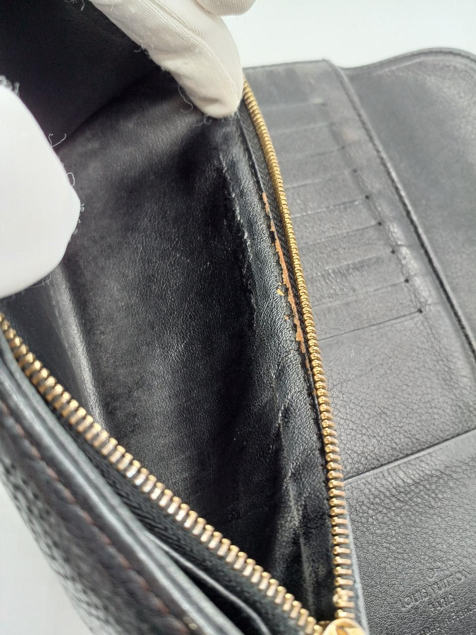 小銭入れ部分劣化のためはがれあり