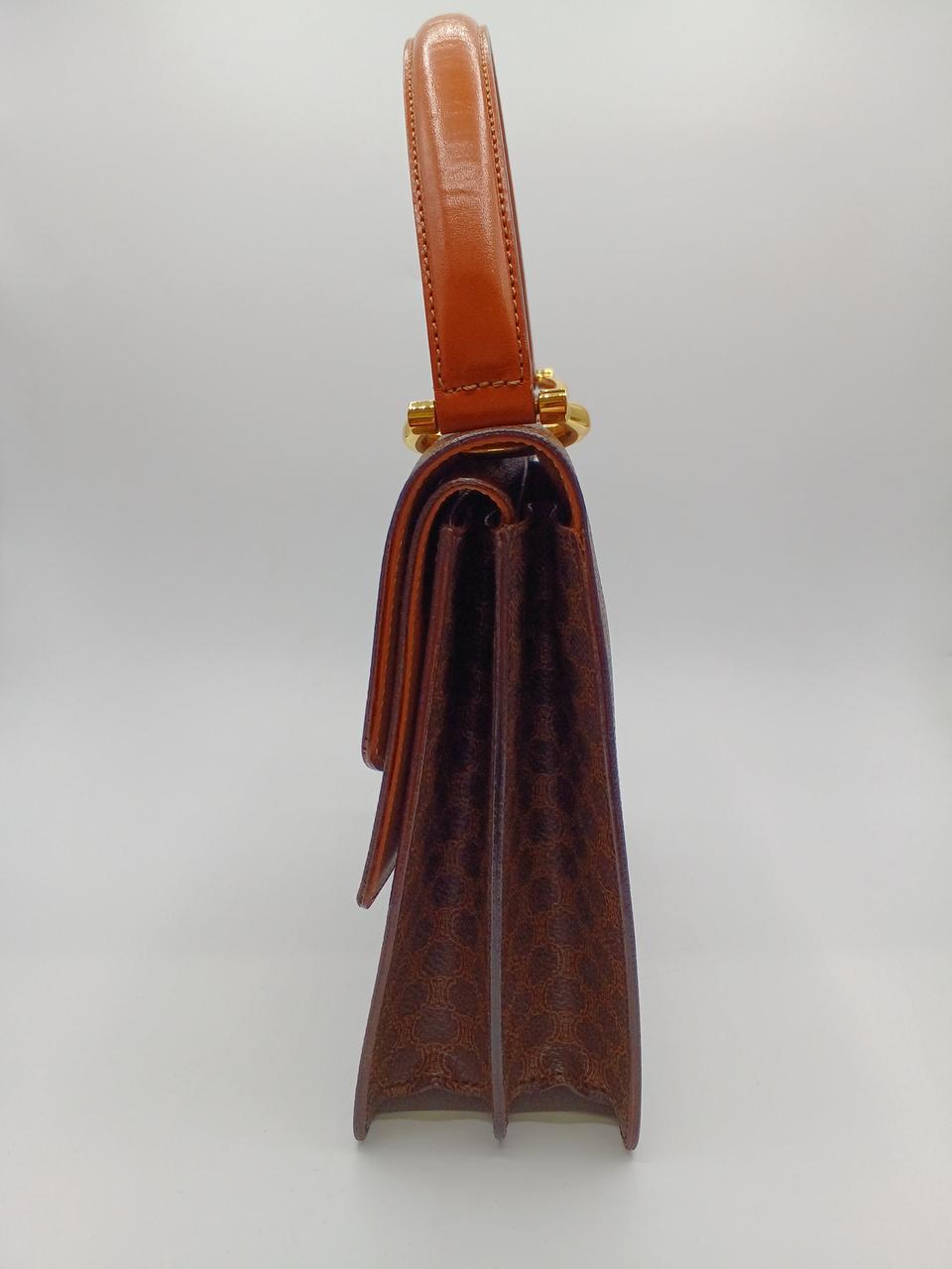 コバ部分ベタつきあり