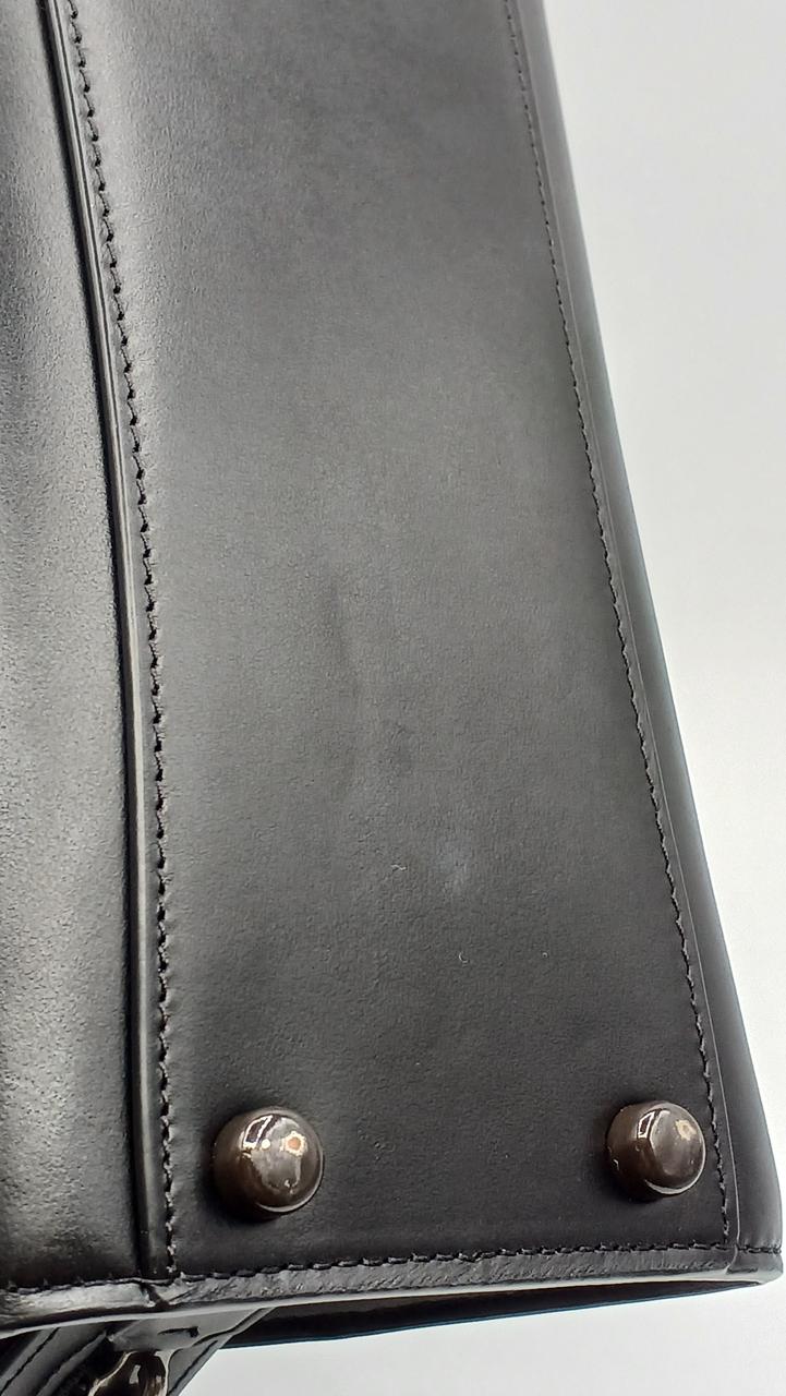 底面へこみあります