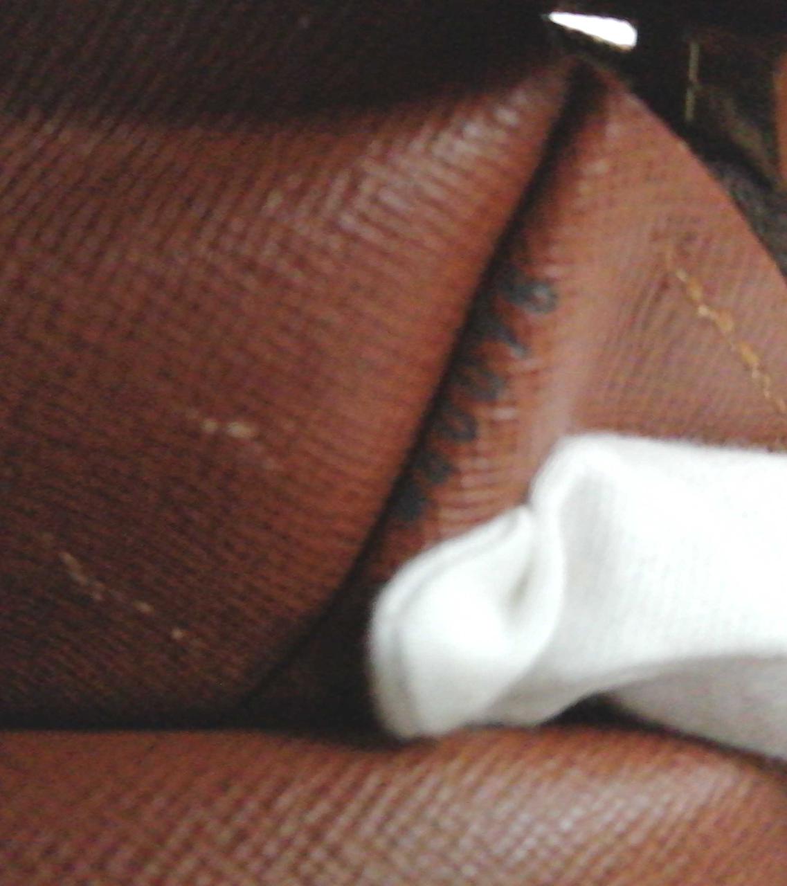 MB0076見えづらいですが、刻印あり。