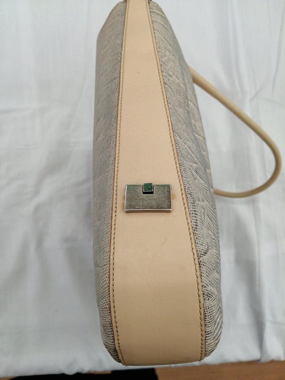 シミ汚れございます