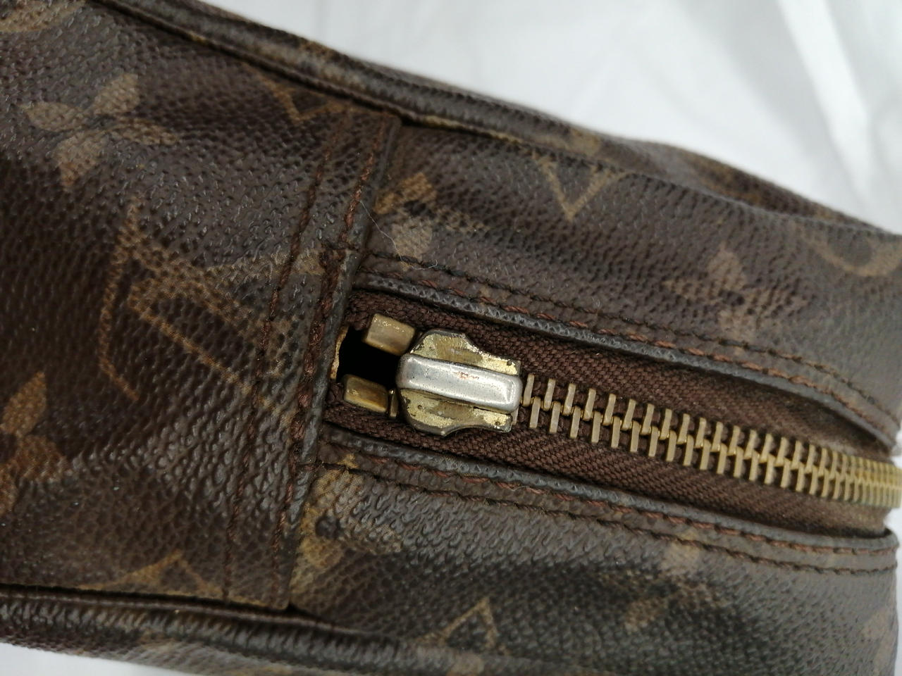 ファスナー持ち手欠品