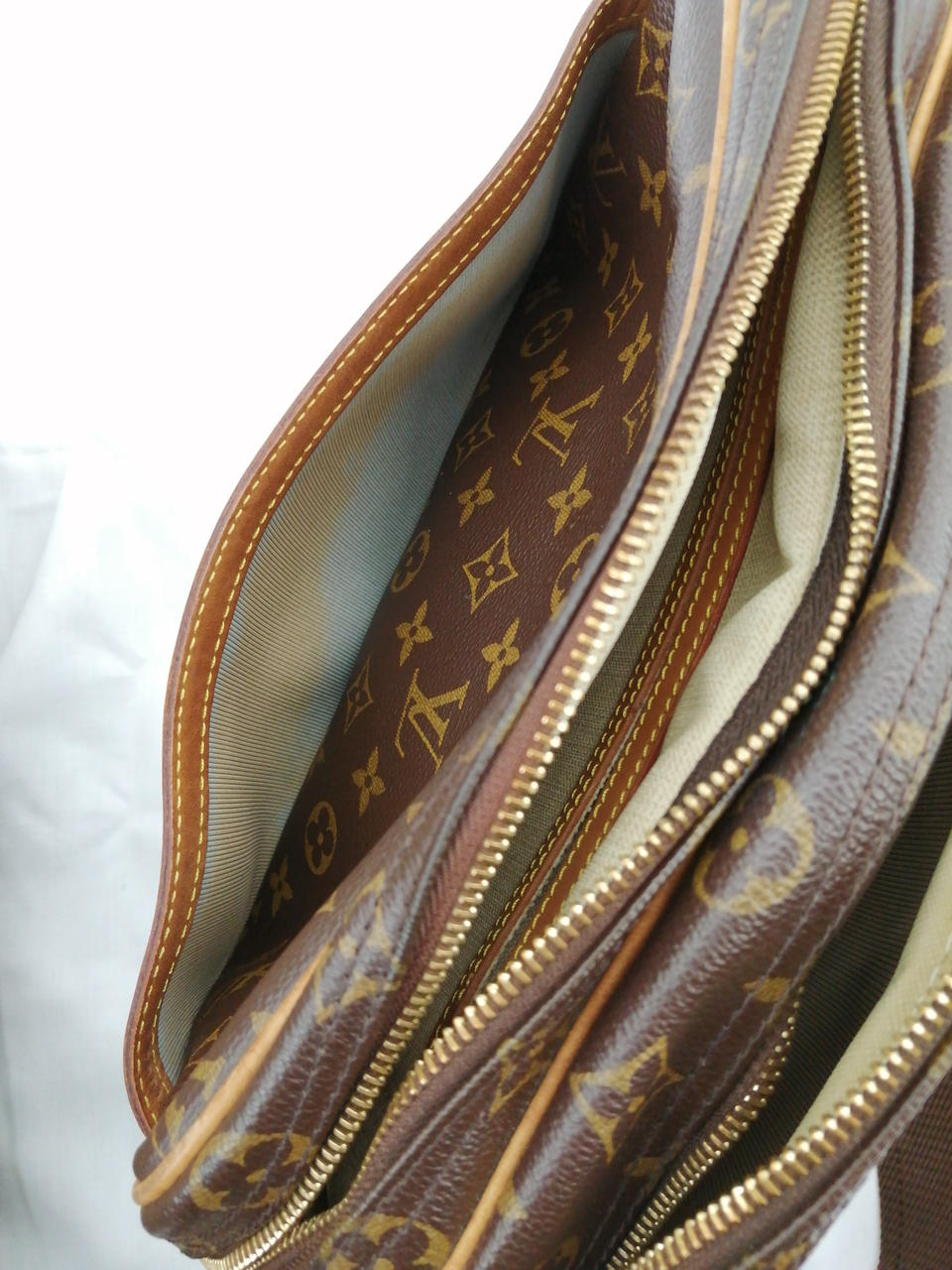 変色ヨゴレ有り