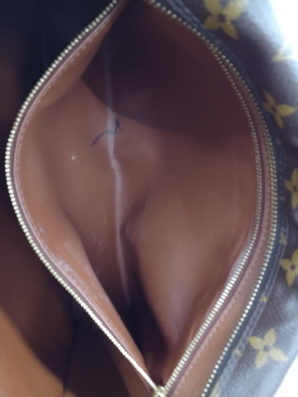 ※内ポケットにシミとよごれ有