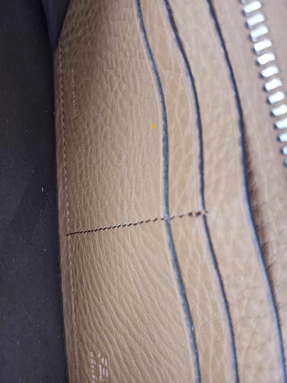 ※小さなシミがあります。