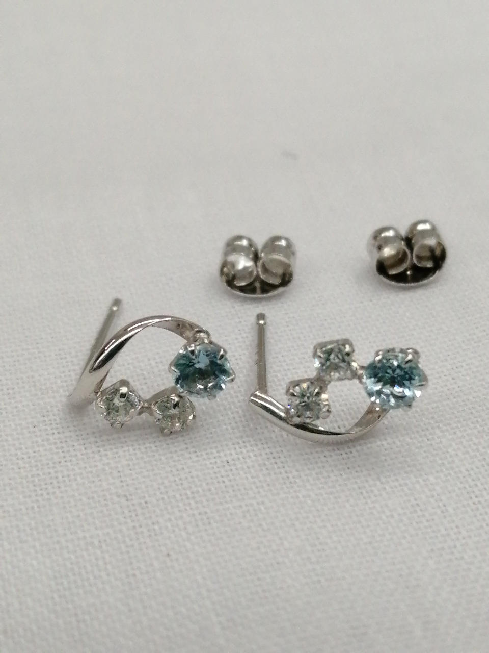 一番下の石は薄いブルーです