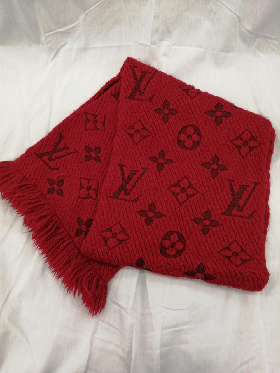 オレンジに見えますが
赤にエンジ色です