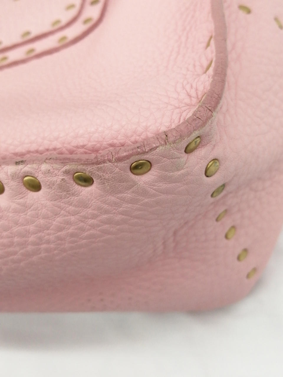 縁取り部分にシワ
キレございます