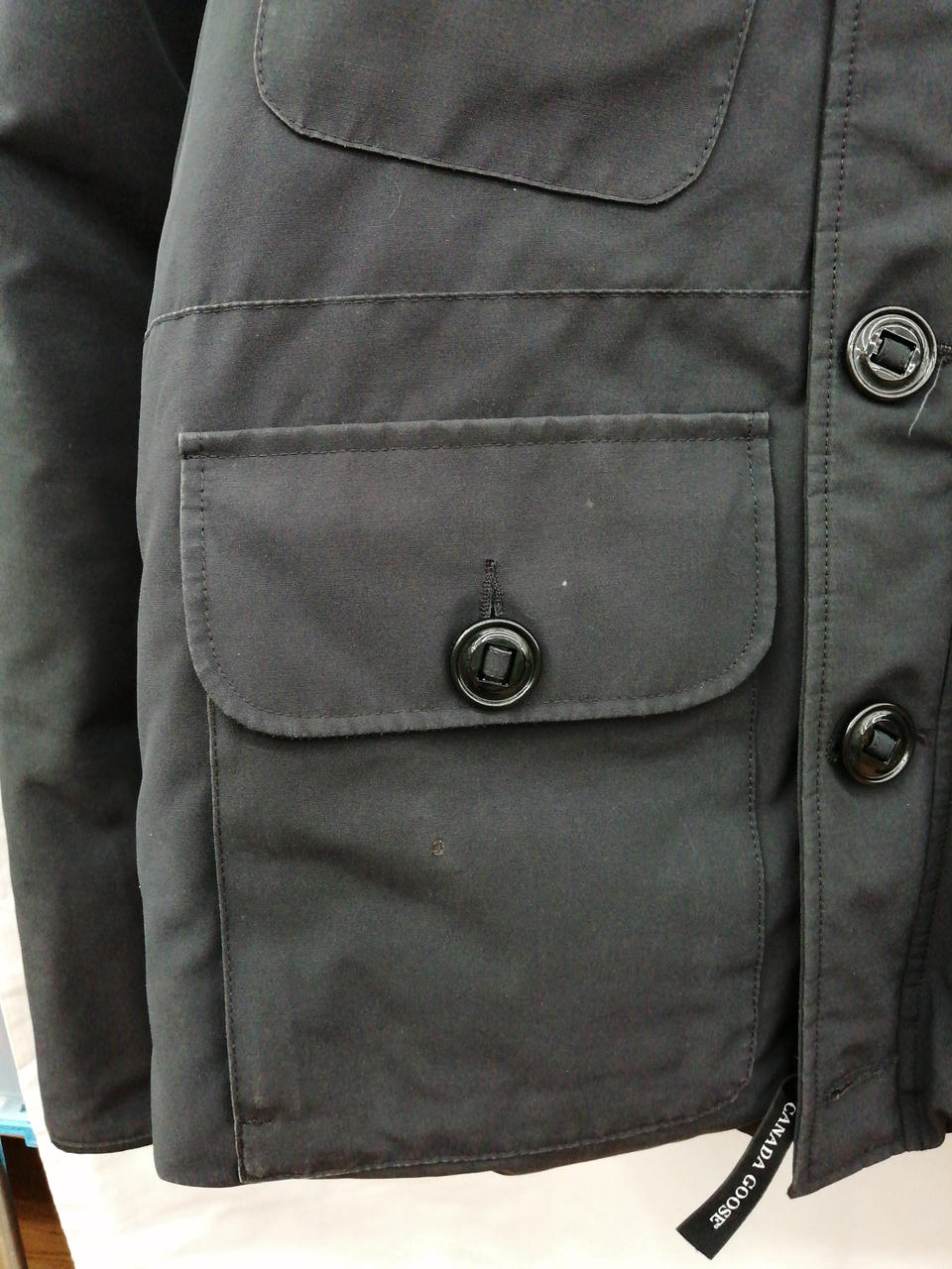 フチ周り色あせございます