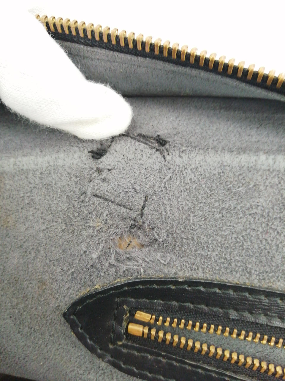 4カ所縫い跡ございます