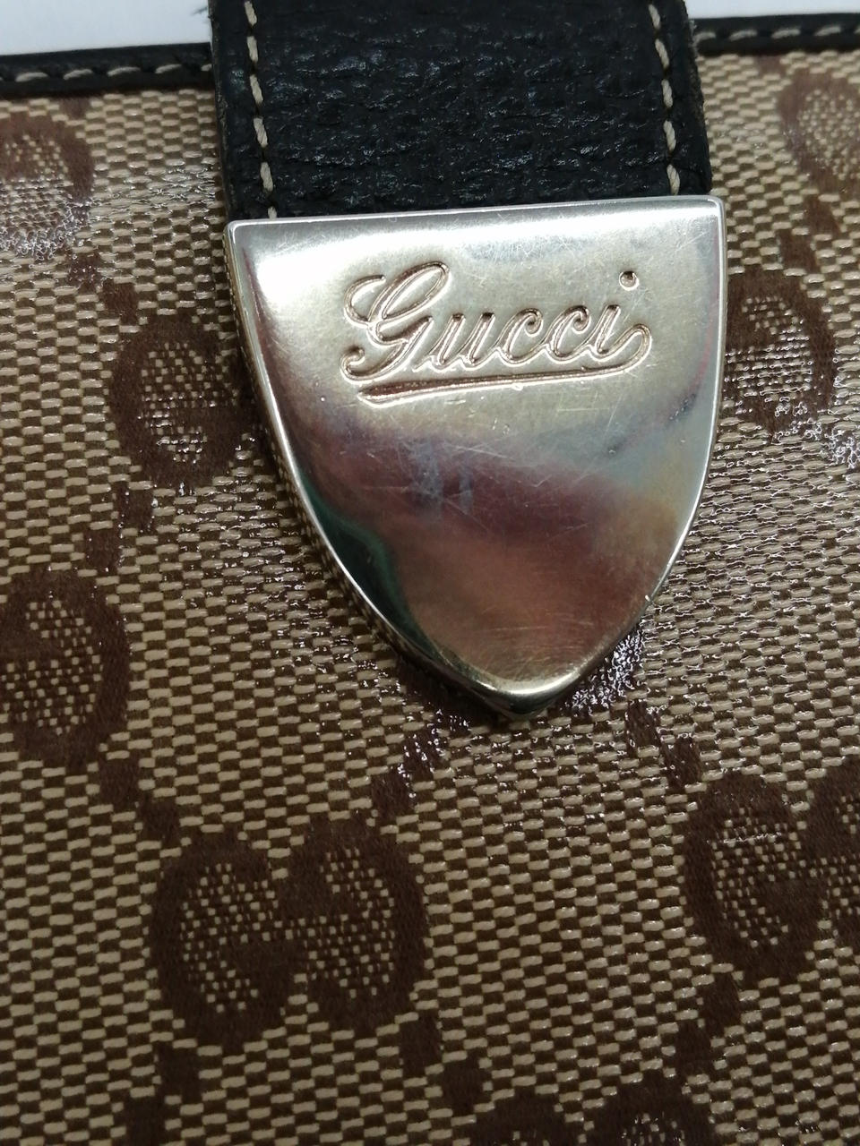 金具部分に変色が有り