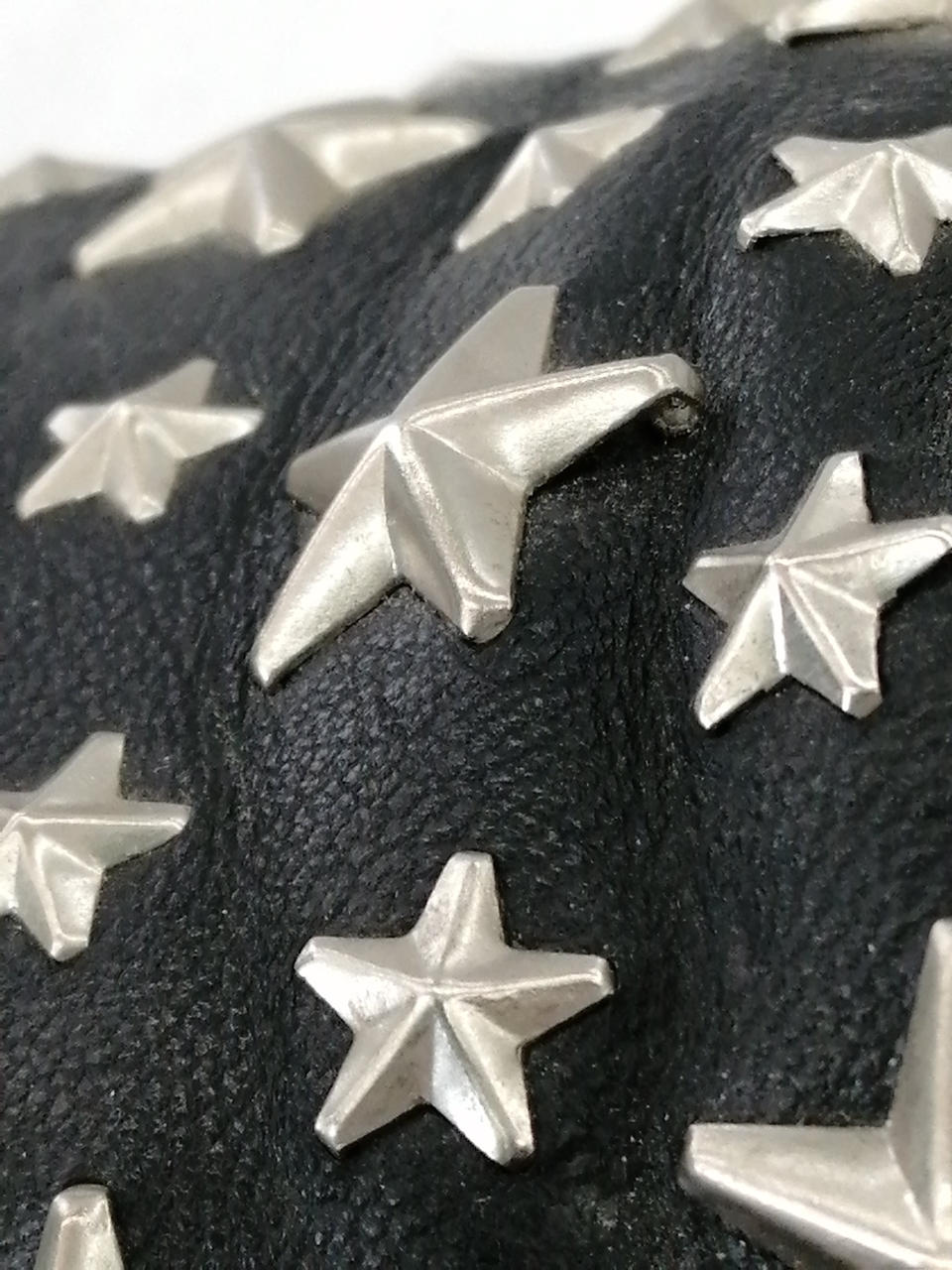 スタッズ1カ所浮き有