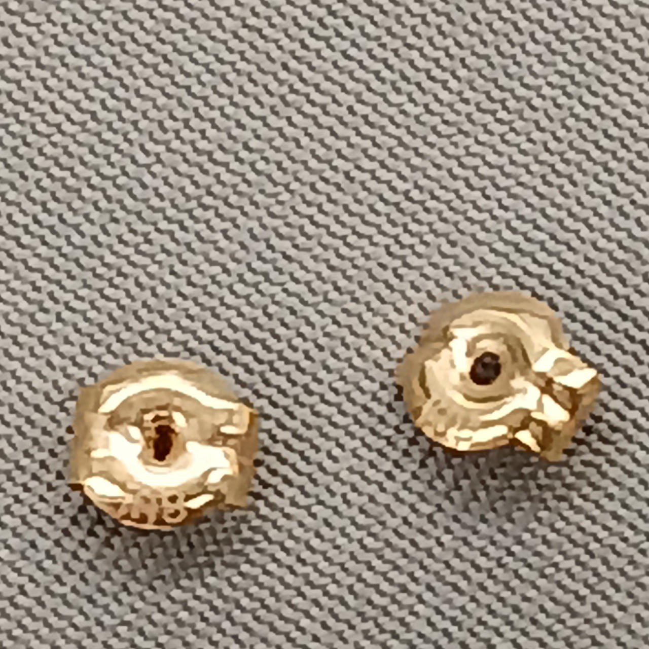 キャッチにK18刻印