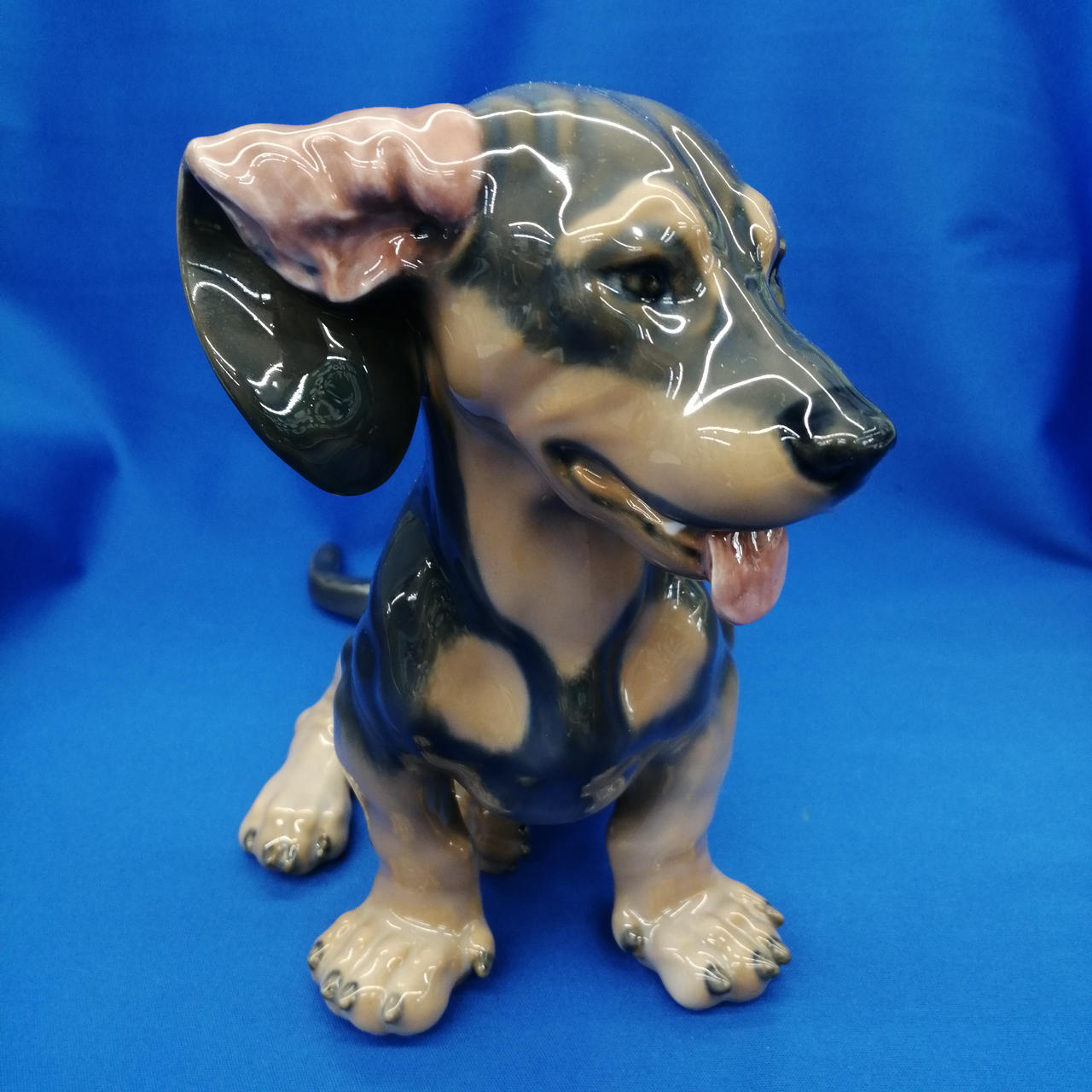 ロイヤルコペンハーゲン　ダックスフント ロイヤルコペンハーゲン ダックスフンド 犬 フィギュリン - メルカリ