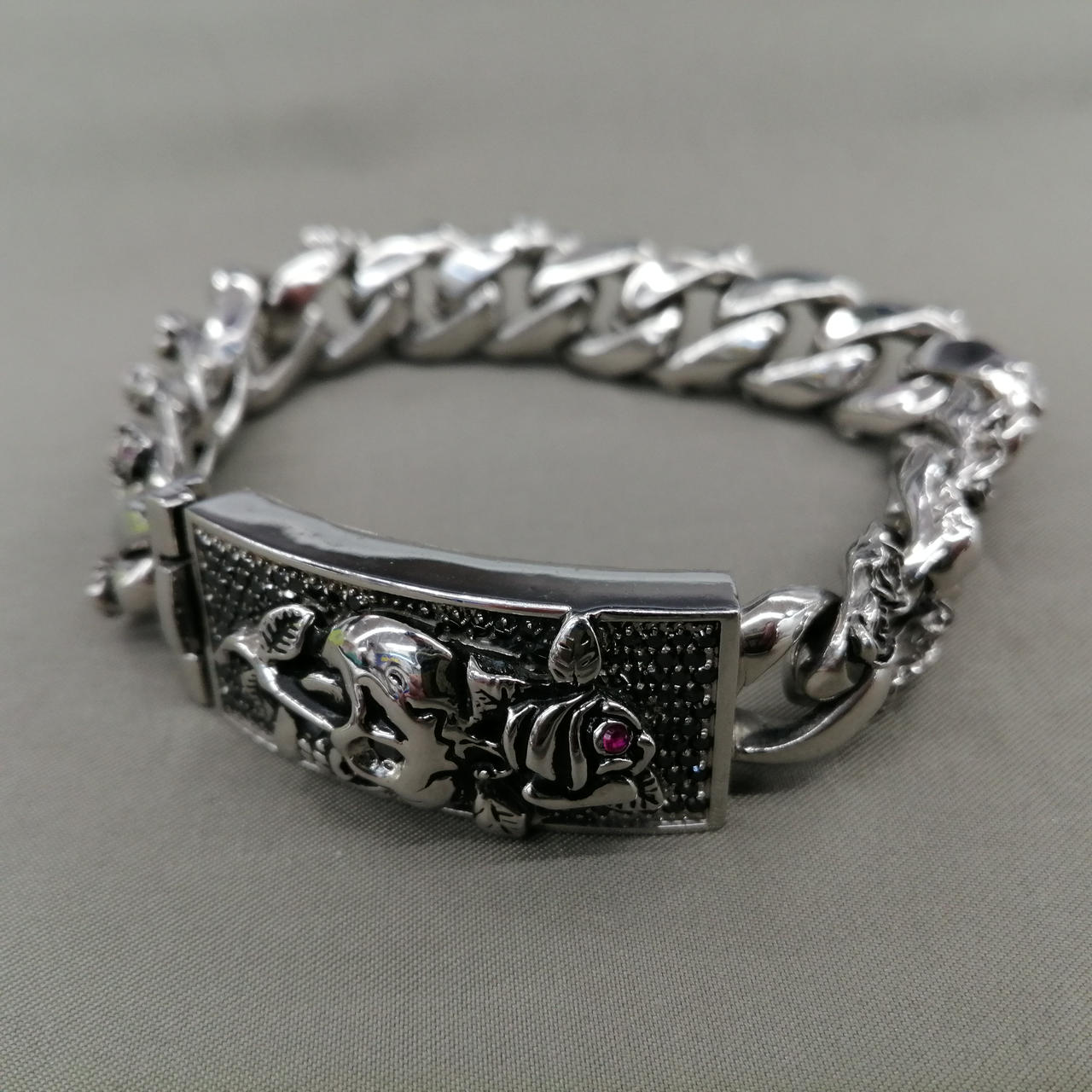 Ed Hardy エドハーディー　時計　ブレスレット　クロス　シルバー Ed Hardy エドハーディー 時計 ブレスレット クロス シルバー