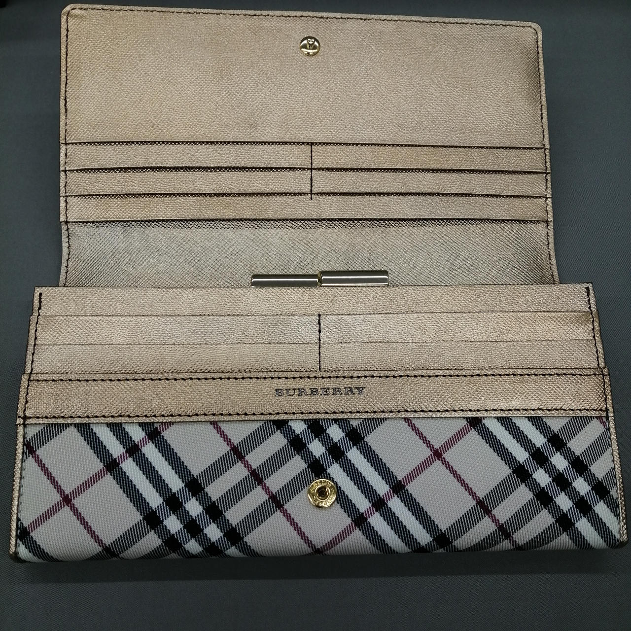 【貴重】Burberry 長財布 ☆高い収納力☆BURBERRYバーバリー長財布コピー2022春夏最新作