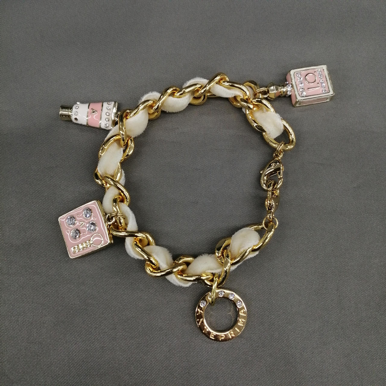 極美品 ANTEPRIMA アンテプリマ チャーム ブレスレット ゴールド アンテプリマ(ANTEPRIMA)|ブレスレット|HARDOFFオフモール